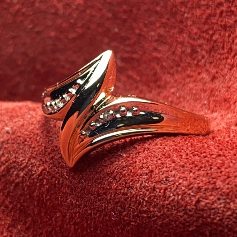 Solid 10K Gold & Diamond Ring 6.5